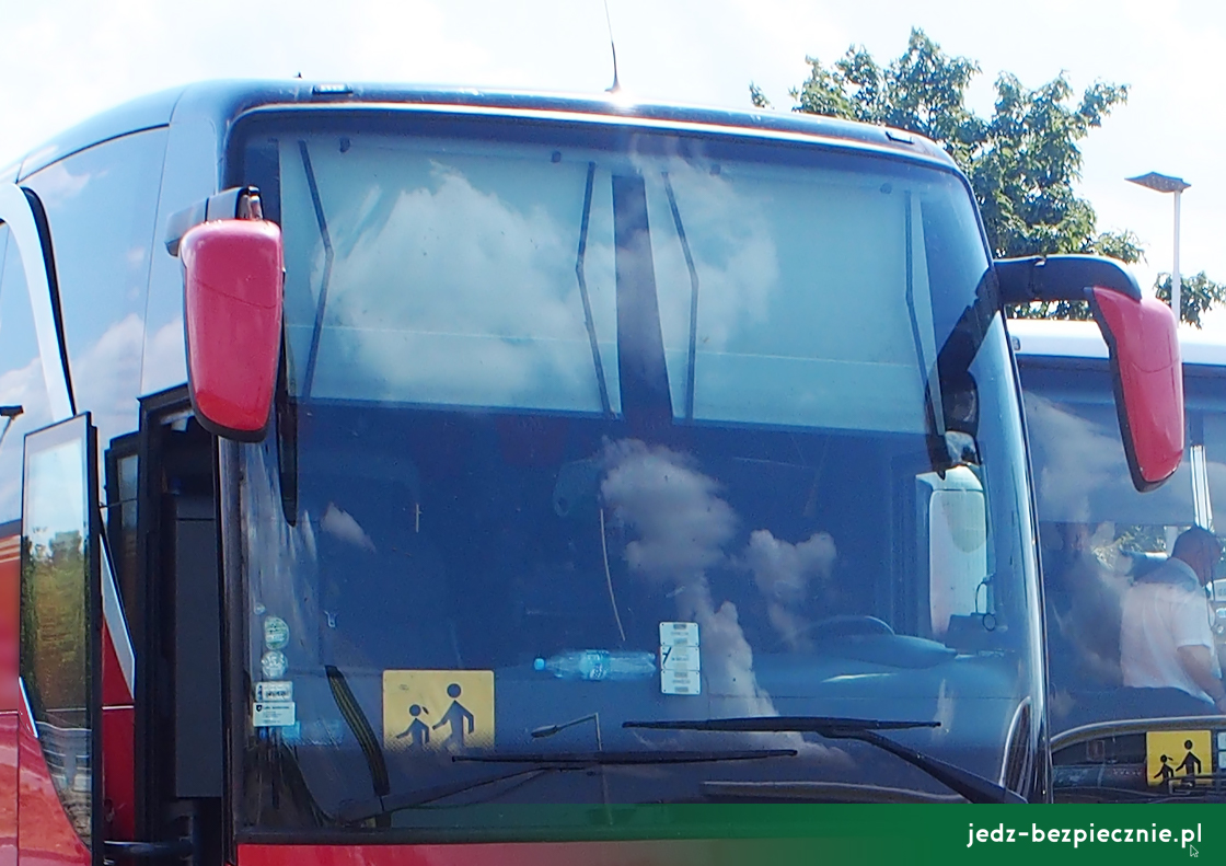 Wydanie na weekend - ITD podsumowuje kontrole stanu technicznego autokarów i pojazdów ciężarowych w pierwszym miesiącu wakacji